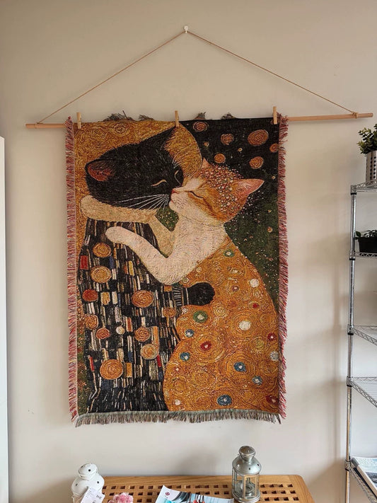 Art Tapestry – “Cat Kiss” Gustav Klimt Inspired Wall Blanket, 130×160cm